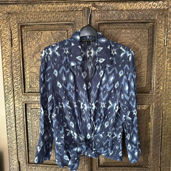 Cutest batik print SZ 10 (more an 8) Lafayette 148 tie front or back blouse - Picture 1 of 4